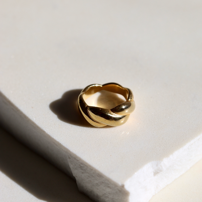Nusa Croissant Ring