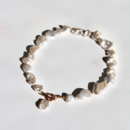 Uluwatu Pearl Toggle Necklace