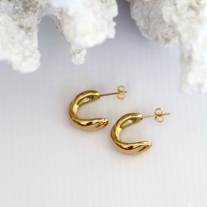 Caprina Hoops