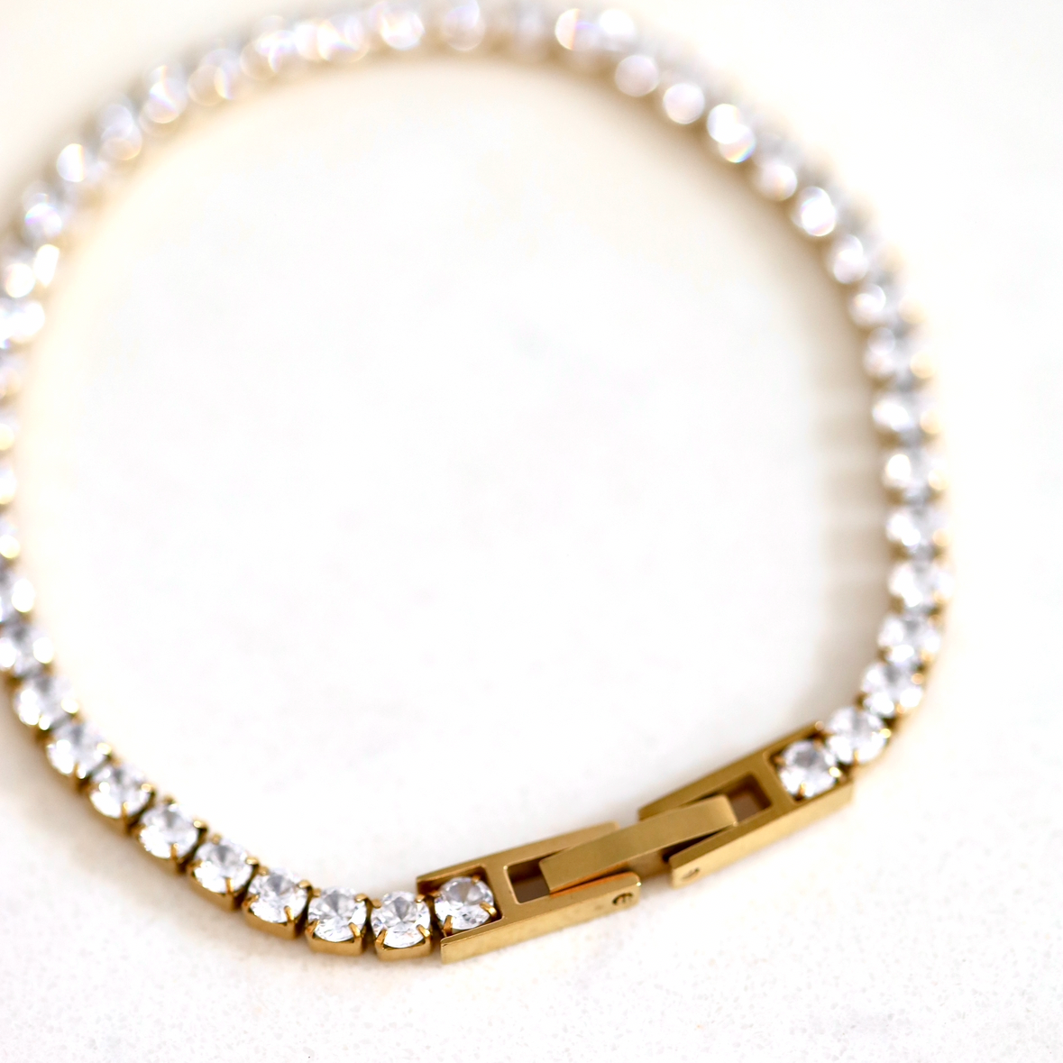 Tennis bracelet